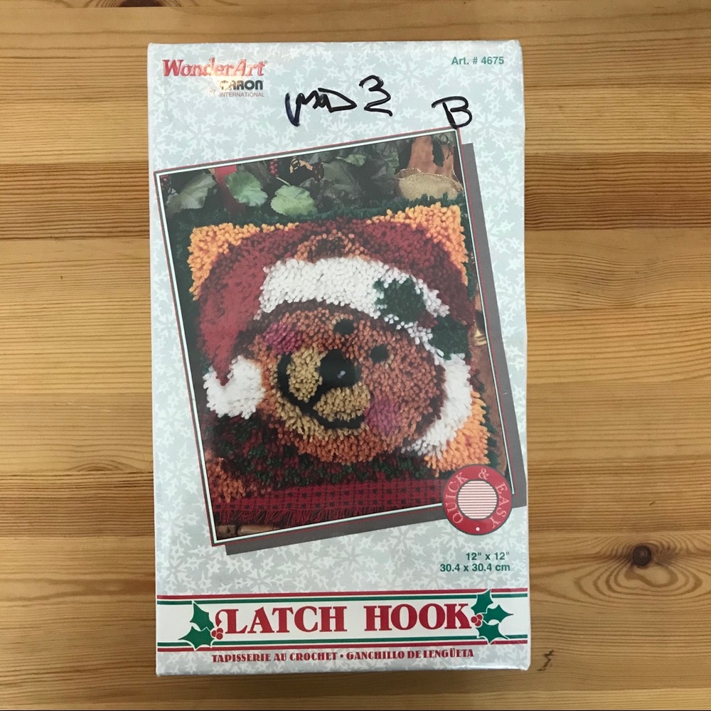 Caron VTG Latch Hook Kit XMAS Teddy Bear Santa Hat